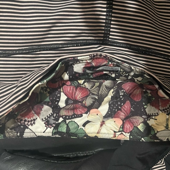 Lululemon size 4  Striped Black and White crops - Picture 3 of 7